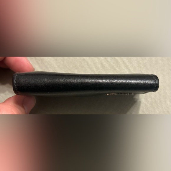 Gucci Leather 5 Ring Keyholder - Picture 6 of 12